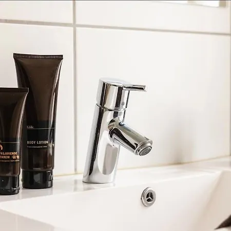 Lejlighed Centrally Located - Beautiful & Bright