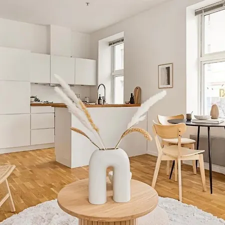 Lejlighed Centrally Located - Beautiful & Bright *