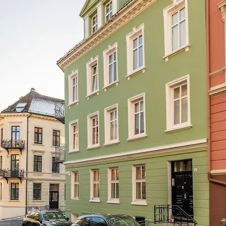 Centrally Located - Beautiful & Bright