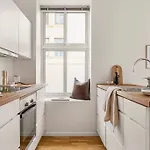 Centrally Located - Beautiful & Bright