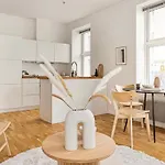 Apartamento Centrally Located - Beautiful & Bright *