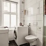 Centrally Located - Beautiful & Bright Apartamento *